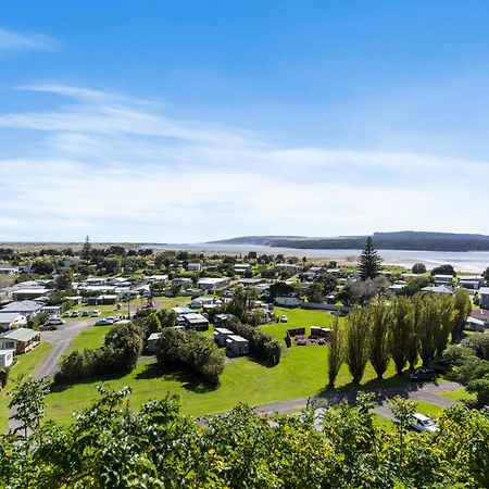 Port Waikato Holiday Park Екстер'єр фото