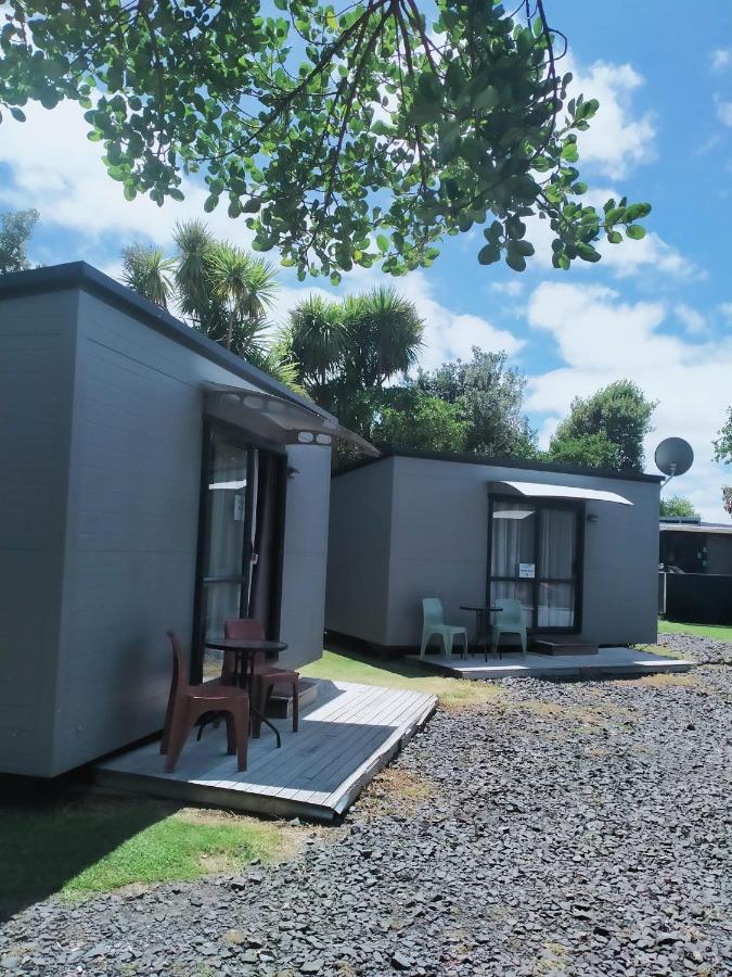 Port Waikato Holiday Park Екстер'єр фото