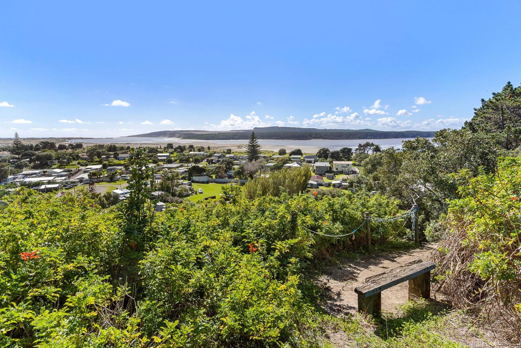 Port Waikato Holiday Park Екстер'єр фото