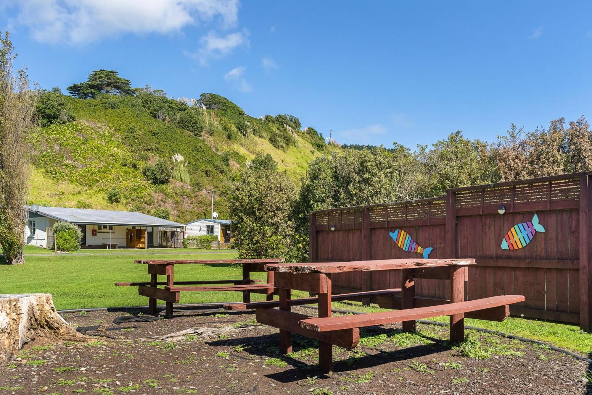 Port Waikato Holiday Park Екстер'єр фото