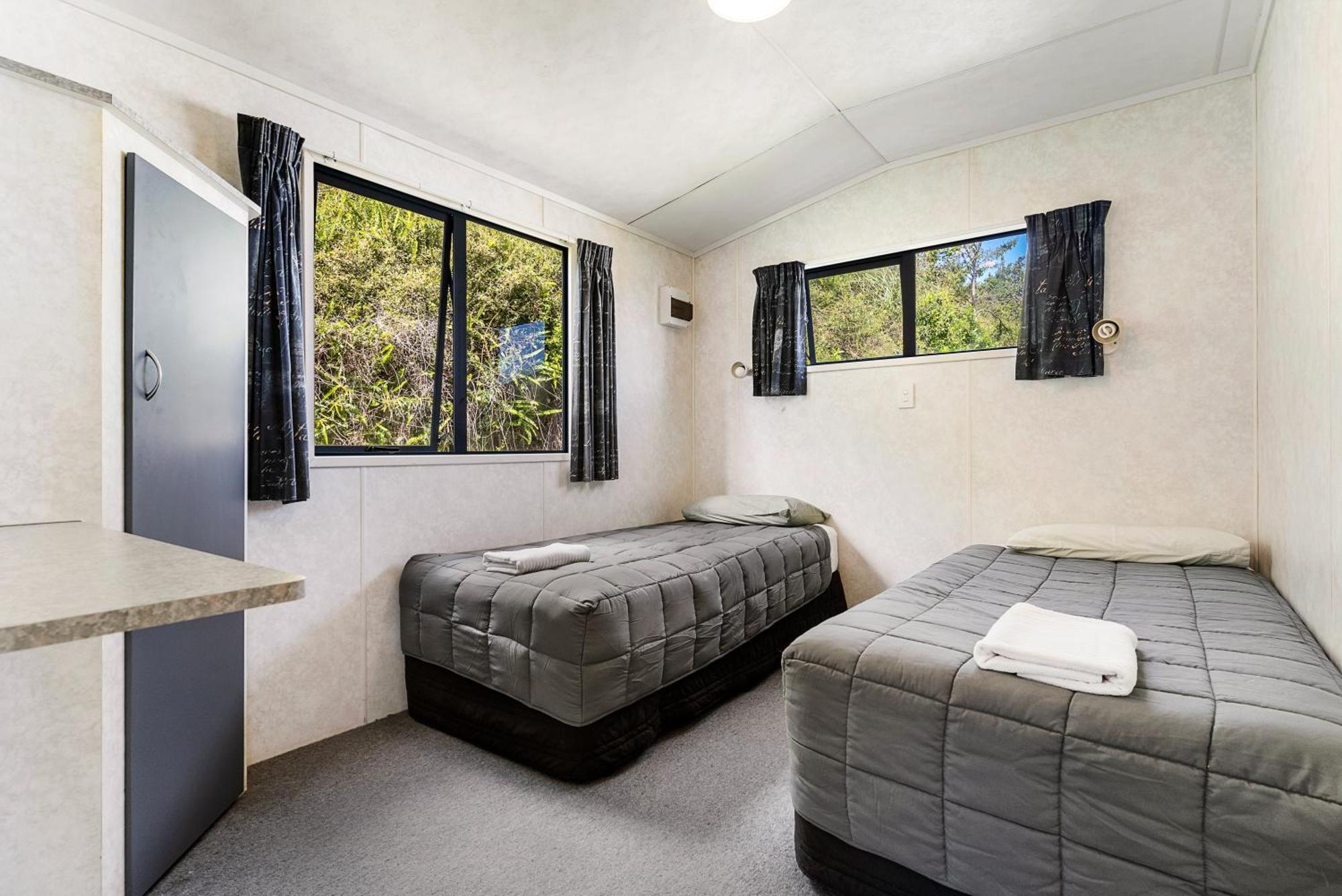 Port Waikato Holiday Park Екстер'єр фото