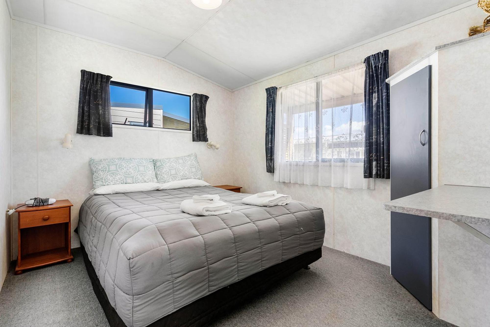 Port Waikato Holiday Park Екстер'єр фото